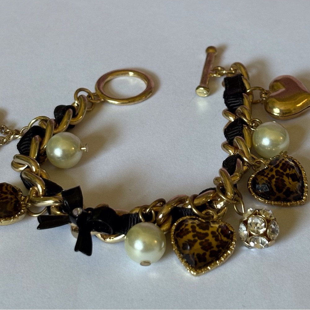 Betsy Johnson Gold and Black Heart Charm Bracelet